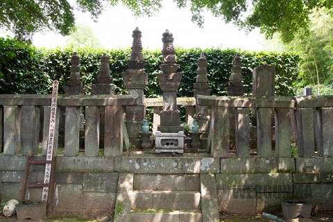 牧野家墓地（養林寺）