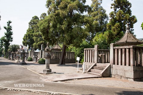 前橋藩主酒井氏歴代の墓地