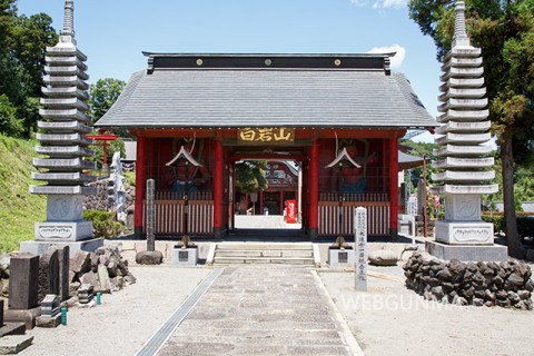 白岩観音長谷寺山門（高崎市） 