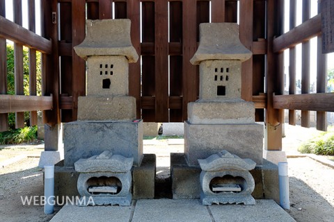 お辻・松女供養碑