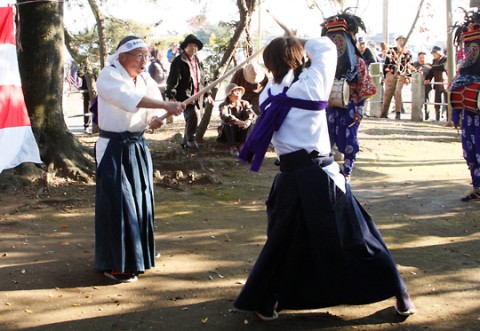 東新井の獅子舞 棒術