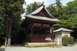 産泰神社の神楽殿