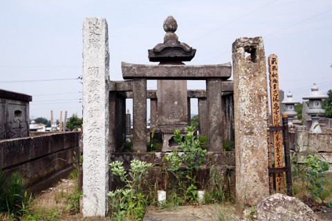 岡上次郎兵衛景能の墓