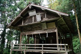 高太神社の神楽殿（舞殿）